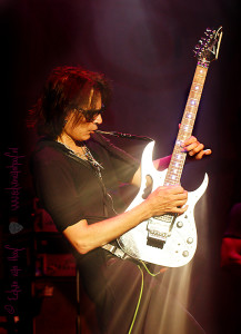 Steve Vai (photo credit Edwin van Hoof, 2007