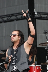 Pop Evil at Rock on the Range 2013 (credit Adam Bielawski)