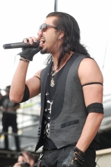 Pop Evil at Rock on the Range 2013 (credit Adam Bielawski)